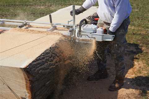 Milling Lumber with a Chainsaw Mill