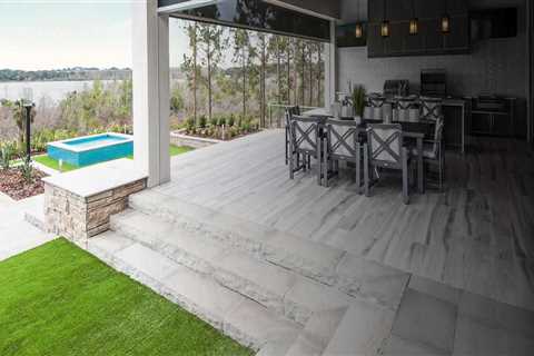 Why Retractable Screens And Natural Stone Building Materials Complement Each Other In Orlando, FL