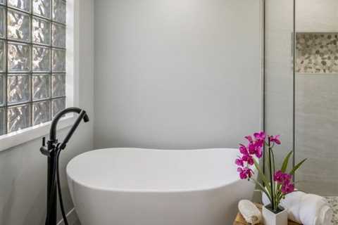 Choosing Bathtub Materials: Navigating Comfort Style and Sustainability