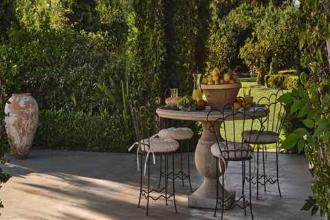 How Retro-Inspired Outdoor Furniture Is Making a Comeback